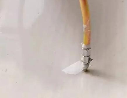 南昌瓷砖空鼓维修公司专业解答在瓷砖铺贴过程中，如果使用的砂料过粗（如全部使用了粗砂），可能会导致以下问题